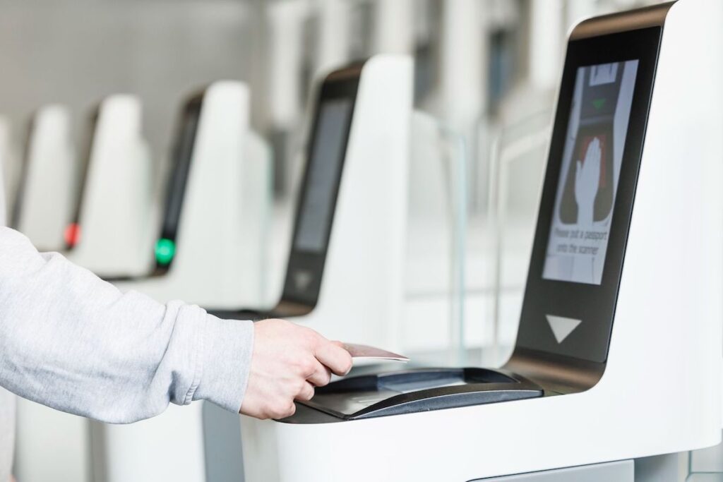 Österreich startet neues Grenzsystem: 3.500 Reisende täglich im Entry-Exit-System erfasst